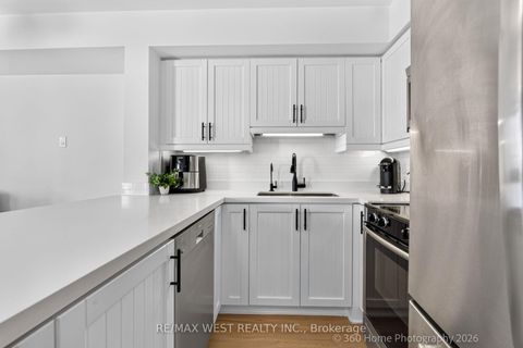 Photo 4 at 2020 - 125 George Appleton Way, CFB, Toronto