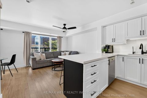 Photo 6 at 2020 - 125 George Appleton Way, CFB, Toronto