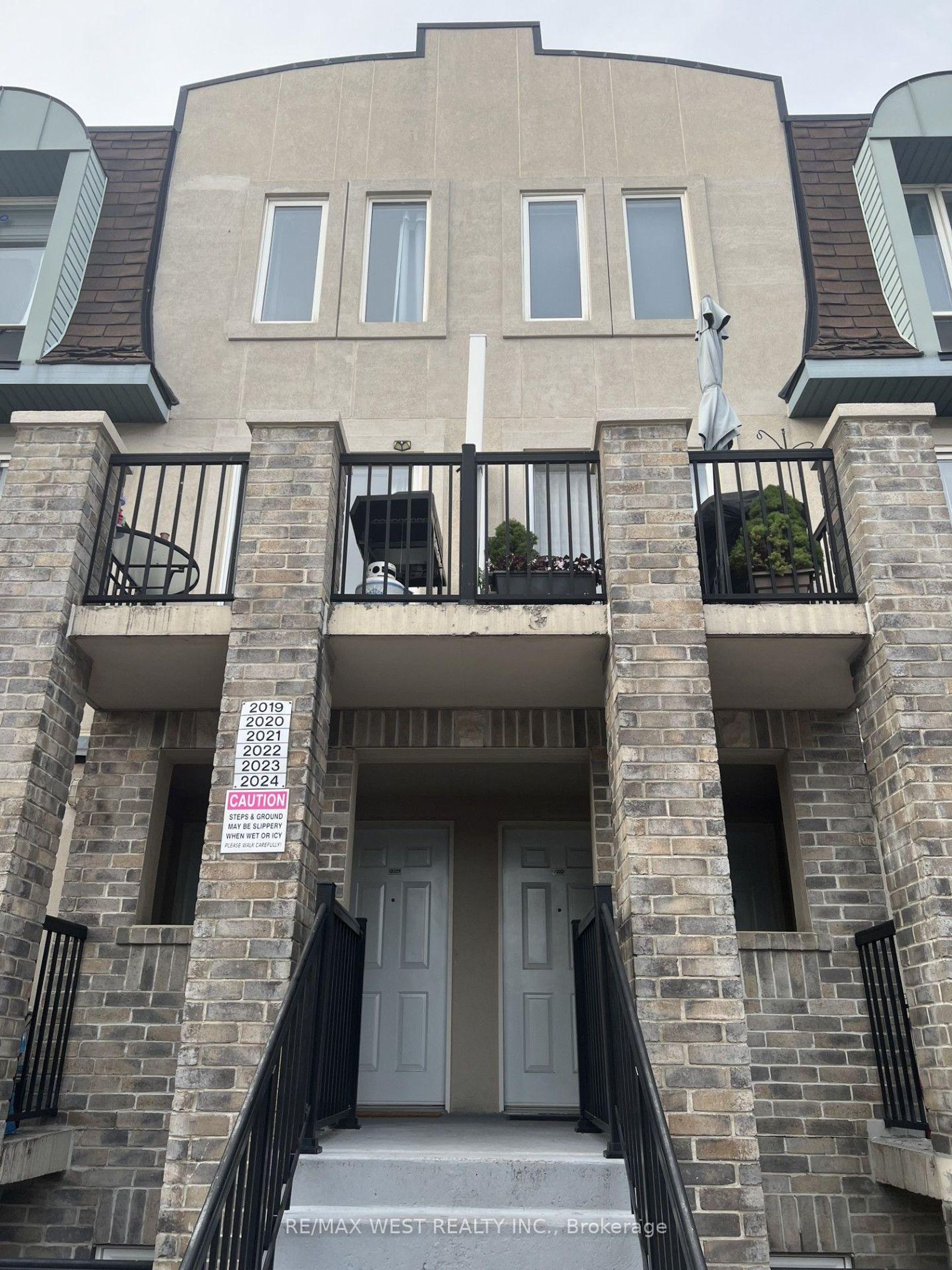 2020 - 125 George Appleton Way, CFB, Toronto photo number 2