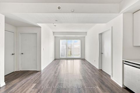 Photo 2 at 304 - 120 Canon Jackson Drive, Amesbury, Toronto