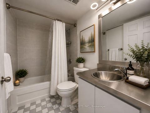 Photo 9 at 1120 - 801 King Street W, Niagara, Toronto
