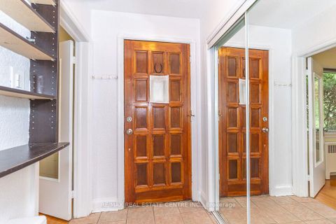 Photo 5 at 27 Innismore Crescent, Maryvale, Toronto