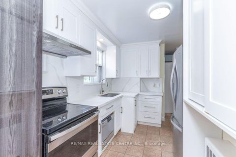 Photo 11 at 27 Innismore Crescent, Maryvale, Toronto