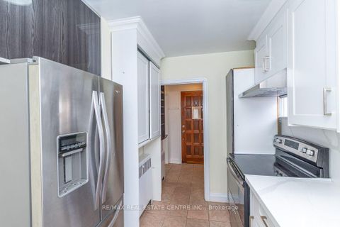 Photo 14 at 27 Innismore Crescent, Maryvale, Toronto