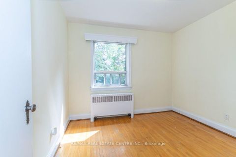 Photo 20 at 27 Innismore Crescent, Maryvale, Toronto