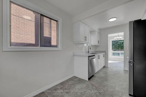 Photo 8 at 15 Millington Crescent, Central, Ajax