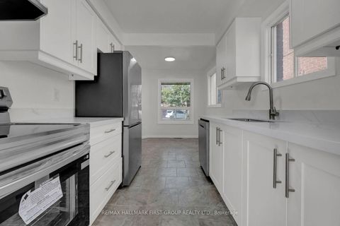 Photo 9 at 15 Millington Crescent, Central, Ajax