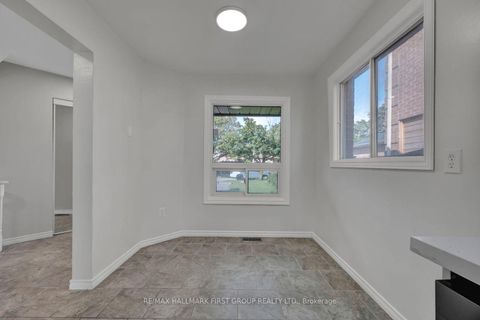 Photo 42 at 15 Millington Crescent, Central, Ajax