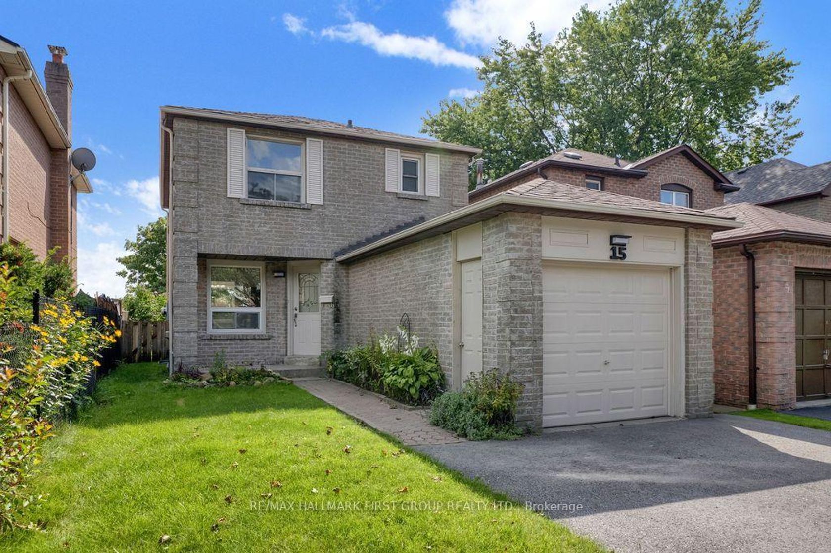 15 Millington Crescent, Central, Ajax 