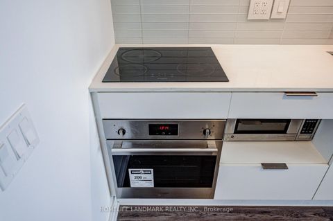 Photo 11 at 601 - 33 Helendale Avenue, Eglinton, Toronto