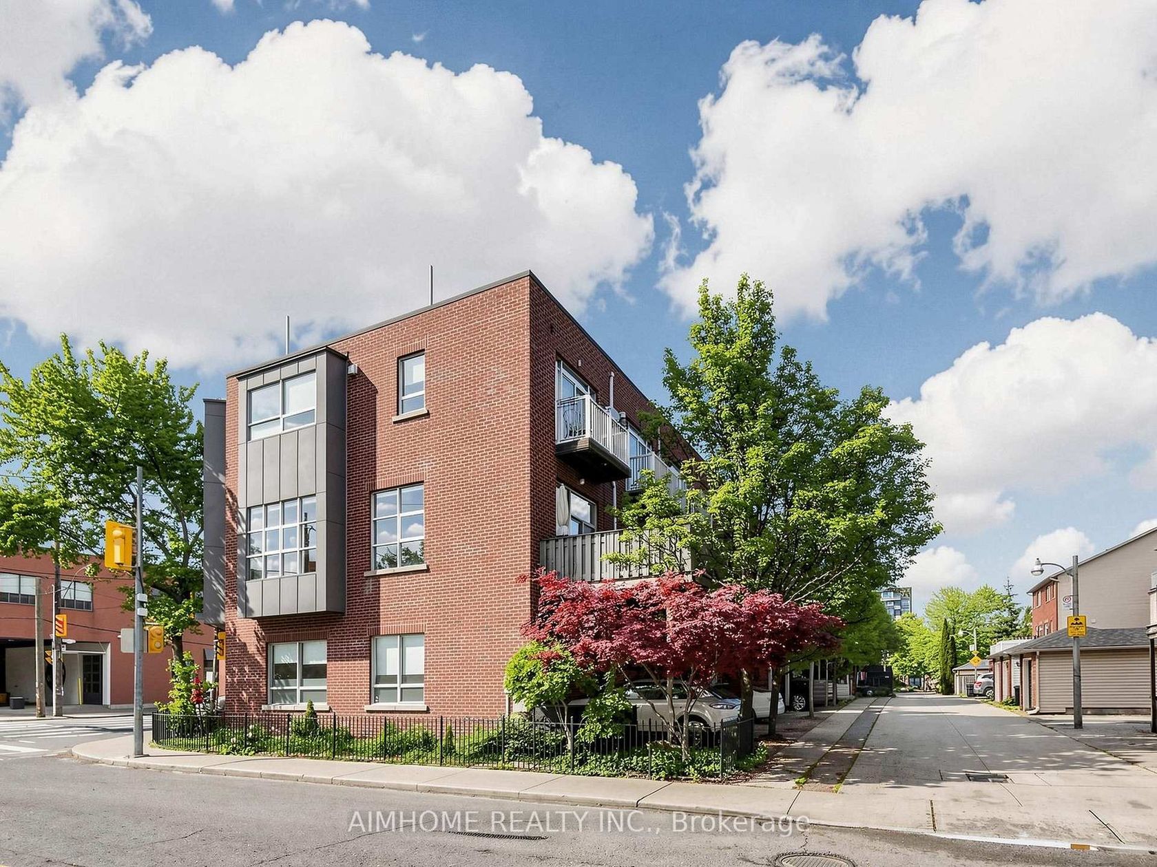 1089 Dundas Street E, South Riverdale, Toronto photo 1
