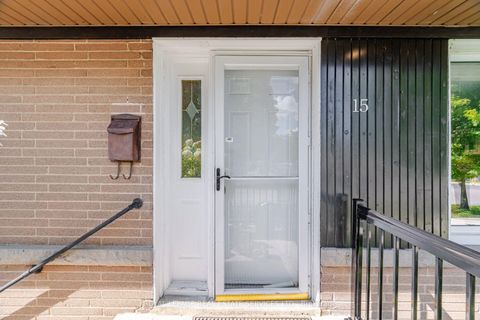 Photo 3 at 15 Velma Drive, Queensway, Toronto