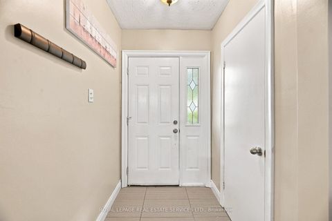 Photo 4 at 15 Velma Drive, Queensway, Toronto