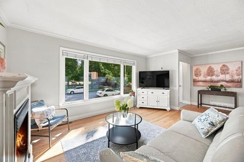 Photo 8 at 15 Velma Drive, Queensway, Toronto