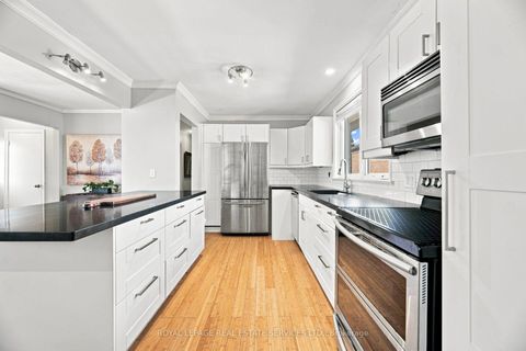 Photo 11 at 15 Velma Drive, Queensway, Toronto
