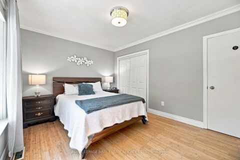 Photo 18 at 15 Velma Drive, Queensway, Toronto