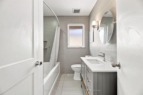 Photo 24 at 15 Velma Drive, Queensway, Toronto