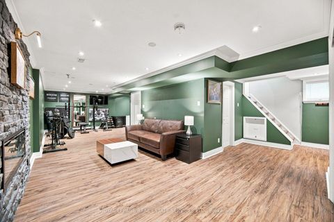 Photo 29 at 15 Velma Drive, Queensway, Toronto