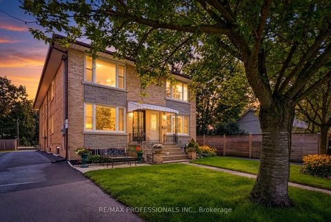 Photo 1 at 31 Long Branch Avenue, Long Branch, Toronto