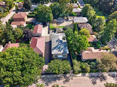 Photo 2 at 31 Long Branch Avenue, Long Branch, Toronto