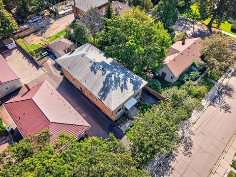 Photo 3 at 31 Long Branch Avenue, Long Branch, Toronto
