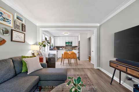 Photo 10 at 31 Long Branch Avenue, Long Branch, Toronto