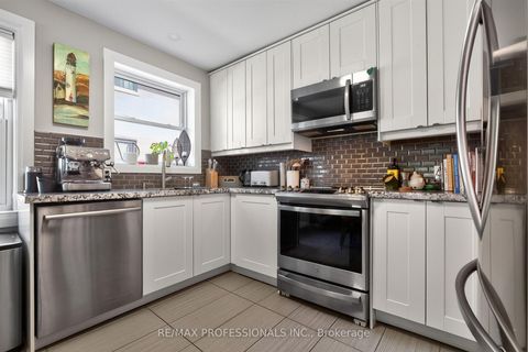 Photo 13 at 31 Long Branch Avenue, Long Branch, Toronto