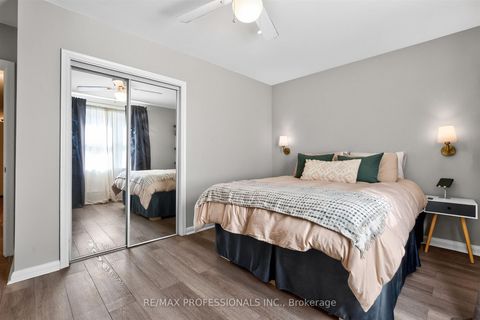 Photo 18 at 31 Long Branch Avenue, Long Branch, Toronto