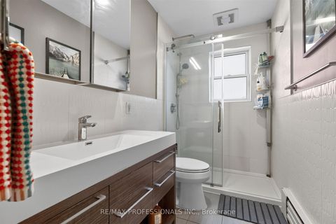 Photo 21 at 31 Long Branch Avenue, Long Branch, Toronto