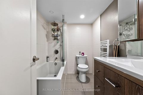 Photo 36 at 31 Long Branch Avenue, Long Branch, Toronto
