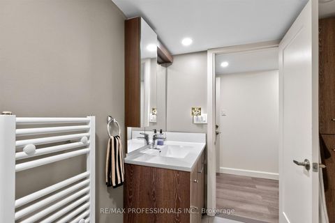 Photo 37 at 31 Long Branch Avenue, Long Branch, Toronto
