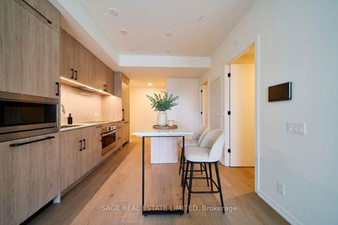 Photo 3 at 1508 - 109 Erskine Avenue, Mount Pleasant West, Toronto