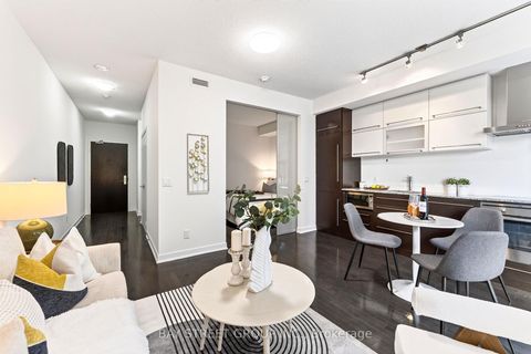 Photo 3 at 709 - 770 Bay Street, Bay Street Corridor, Toronto