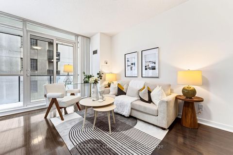 Photo 6 at 709 - 770 Bay Street, Bay Street Corridor, Toronto
