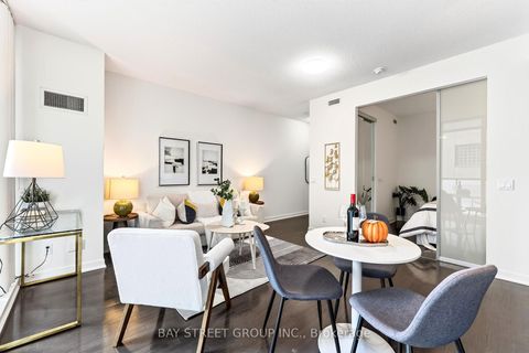 Photo 11 at 709 - 770 Bay Street, Bay Street Corridor, Toronto