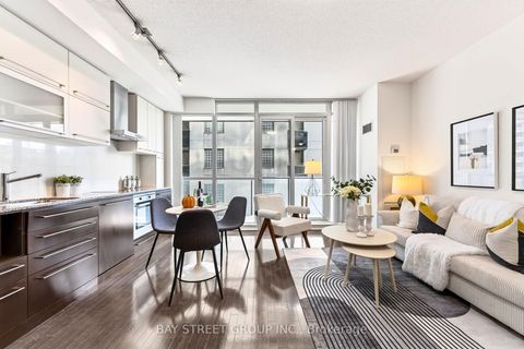 Photo 15 at 709 - 770 Bay Street, Bay Street Corridor, Toronto