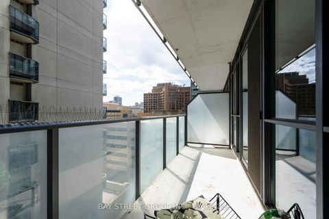 Photo 18 at 709 - 770 Bay Street, Bay Street Corridor, Toronto