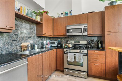 Photo 4 at 410 - 437 Roncesvalles Avenue, Roncesvalles, Toronto