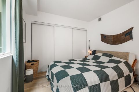Photo 11 at 410 - 437 Roncesvalles Avenue, Roncesvalles, Toronto