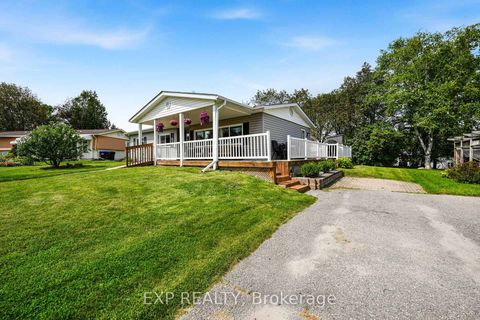 Photo 1 at 4 Fairbirch Court, Rural Innisfil, Innisfil