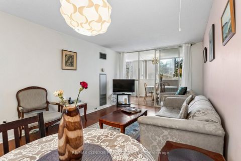 Photo 2 at 204 - 15 Maitland Place, South St. James Town, Toronto