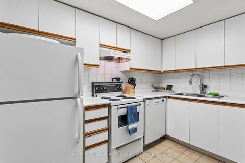 Photo 8 at 204 - 15 Maitland Place, South St. James Town, Toronto
