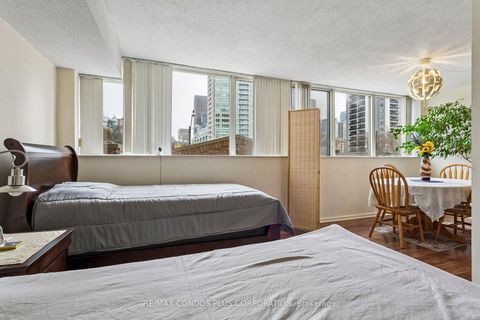 Photo 14 at 204 - 15 Maitland Place, South St. James Town, Toronto