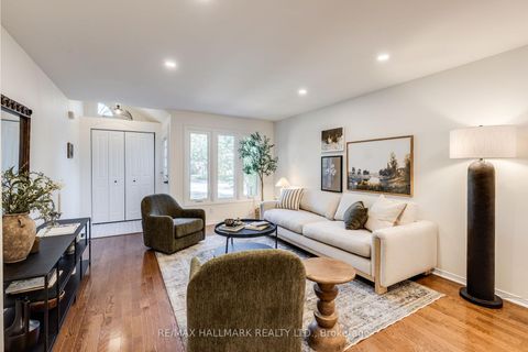 Photo 3 at 599 Roehampton Avenue, Mount Pleasant East, Toronto