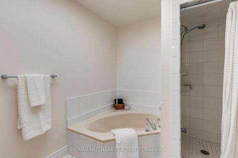 Photo 21 at 599 Roehampton Avenue, Mount Pleasant East, Toronto