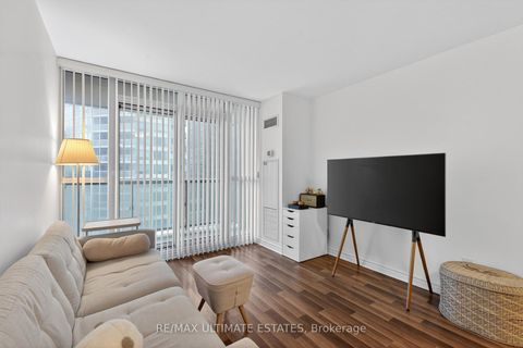 Photo 10 at 2205 - 19 Grand Trunk Crescent, Waterfront Communities C1, Toronto