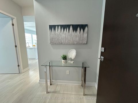 Photo 3 at 809 - 2221 Yonge Street, Mount Pleasant West, Toronto