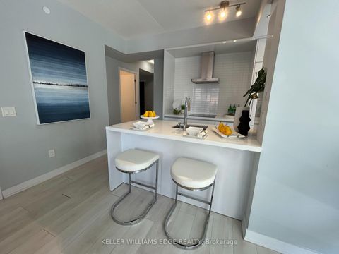 Photo 8 at 809 - 2221 Yonge Street, Mount Pleasant West, Toronto