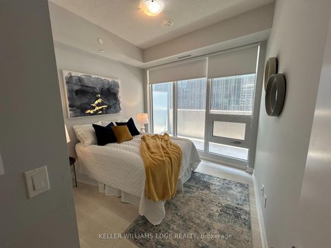 Photo 13 at 809 - 2221 Yonge Street, Mount Pleasant West, Toronto