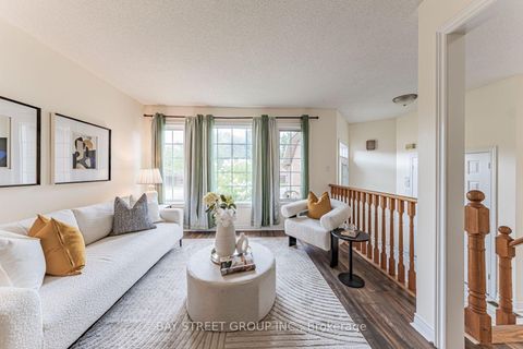 Photo 3 at 93 Sunbird Boulevard, Keswick North, Georgina